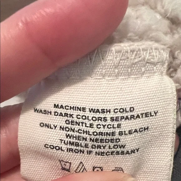 # *045= Unisex Red Plaid Jacket with WHT Horse Patch - Picture 8 of 8